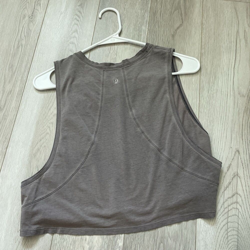 Lululemon Crop Tank Top muscle love w. mens Gray (size 6) athleiuse ourdoor gym - Picture 3 of 4
